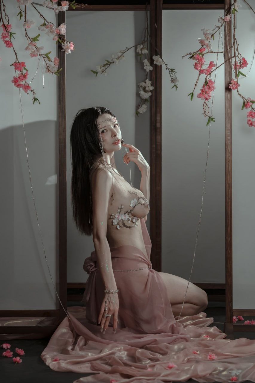 變態放蕩女純肉辣文